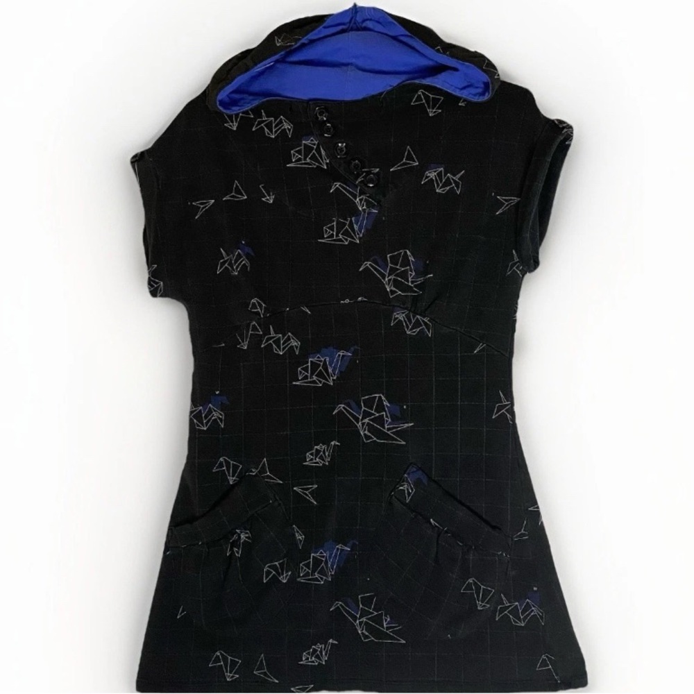 Twik by‎ Simons Women’s Origami Bird Print Black hooded Tshirt w Blue Accents M